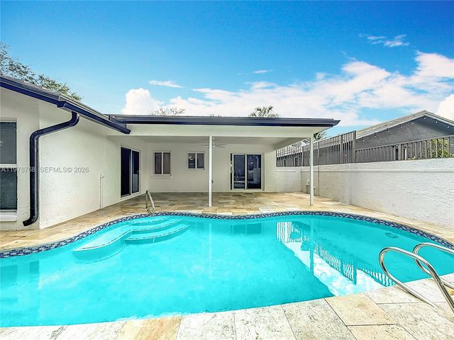 8977 NW 21st Ct, Coral Springs, FL 33071