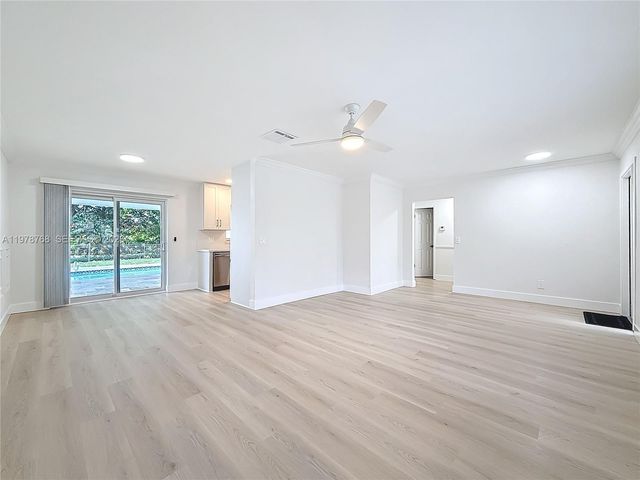 8977 NW 21st Ct, Coral Springs, FL 33071