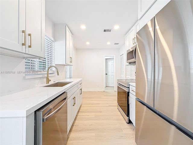 8977 NW 21st Ct, Coral Springs, FL 33071