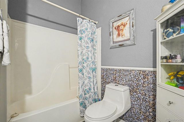 75 W Crawford Avenue, Keenesburg, CO 80643