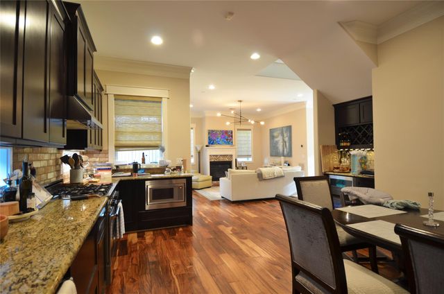 8610 Ashland Way, Houston, TX 77055