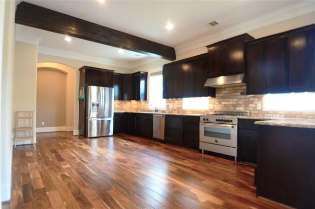 8610 Ashland Way, Houston, TX 77055