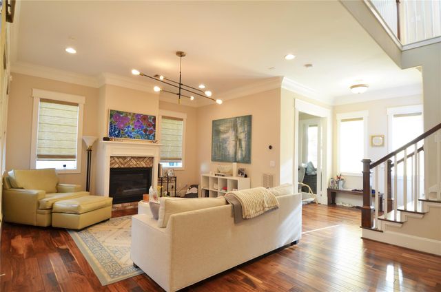 8610 Ashland Way, Houston, TX 77055