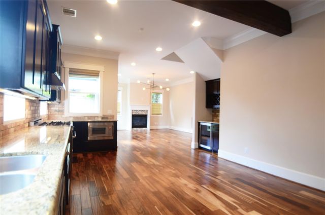 8610 Ashland Way, Houston, TX 77055