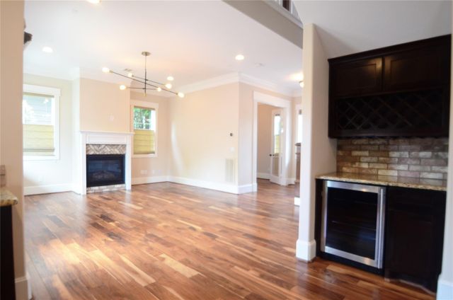 8610 Ashland Way, Houston, TX 77055