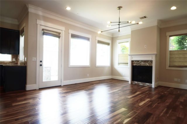 8610 Ashland Way, Houston, TX 77055