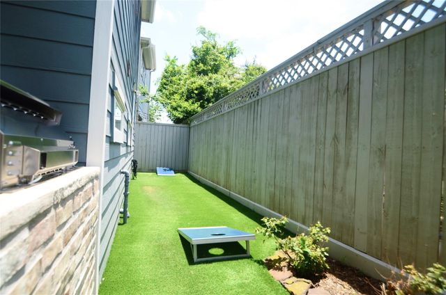 8610 Ashland Way, Houston, TX 77055