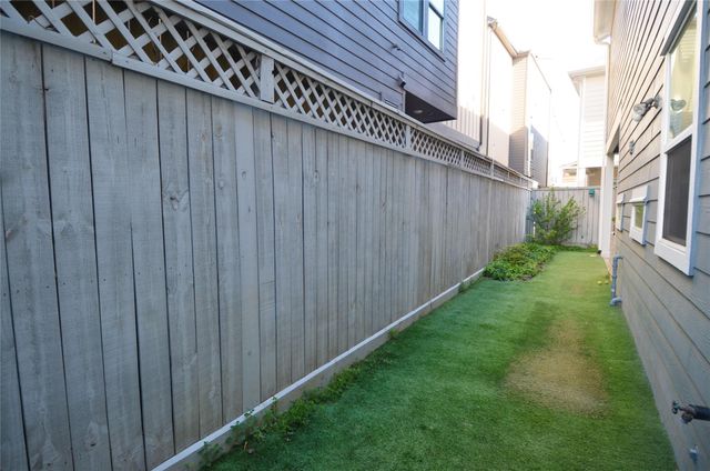 8610 Ashland Way, Houston, TX 77055