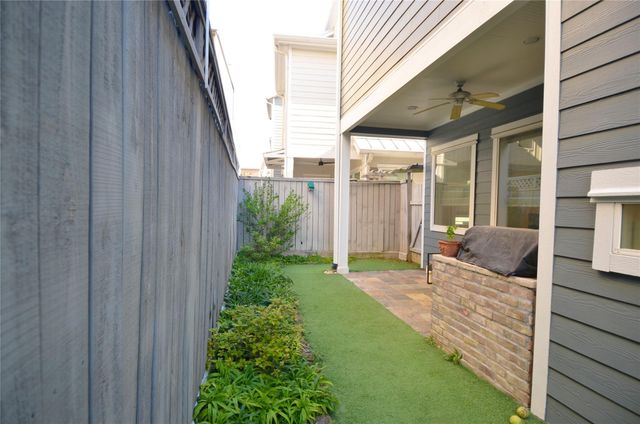 8610 Ashland Way, Houston, TX 77055