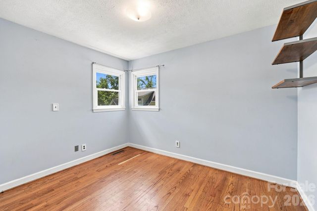 14 E Indiana Avenue, Asheville, NC 28806