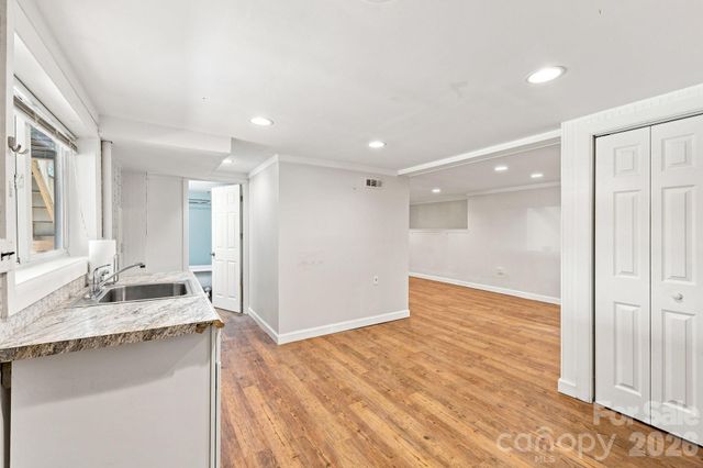 14 E Indiana Avenue, Asheville, NC 28806