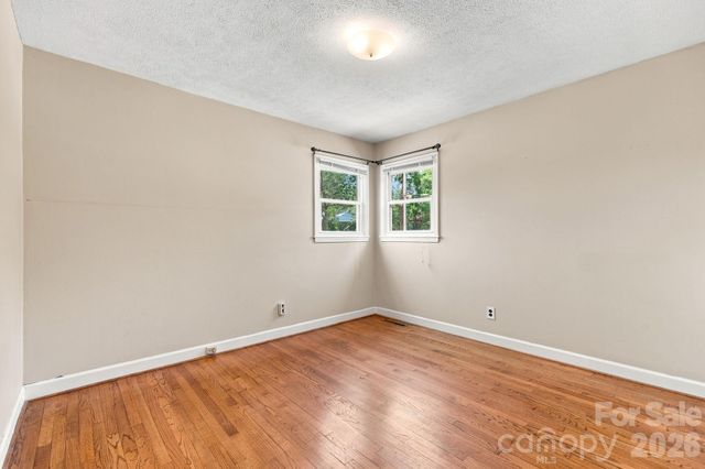 14 E Indiana Avenue, Asheville, NC 28806