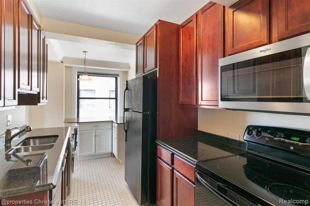 15 E Kirby Street 811, Detroit, MI 48202