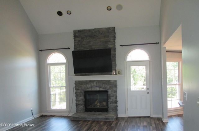 13113 Willow Forest Dr, Louisville, KY 40245