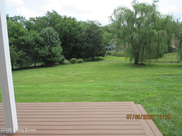 13113 Willow Forest Dr, Louisville, KY 40245