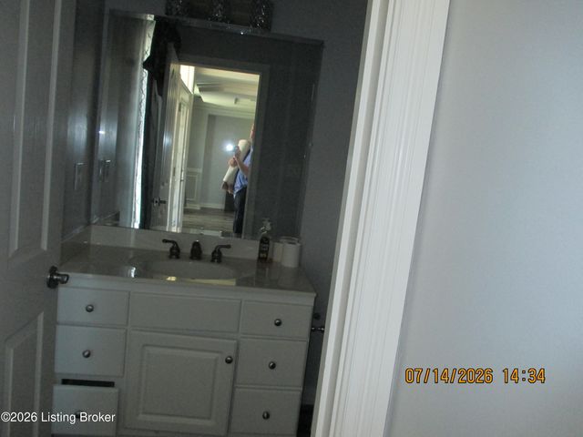 13113 Willow Forest Dr, Louisville, KY 40245