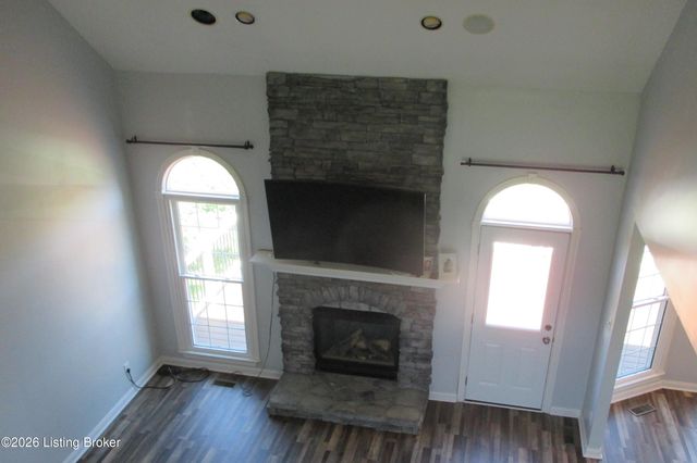 13113 Willow Forest Dr, Louisville, KY 40245