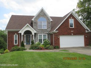 13113 Willow Forest Dr, Louisville, KY 40245