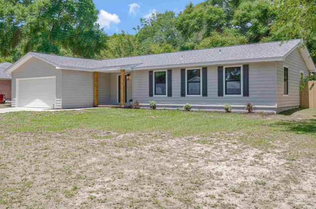 5141 Westport Dr, Milton, FL 32571