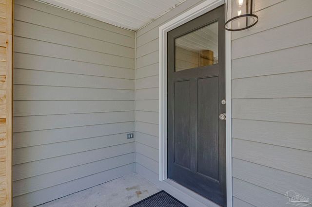 5141 Westport Dr, Milton, FL 32571