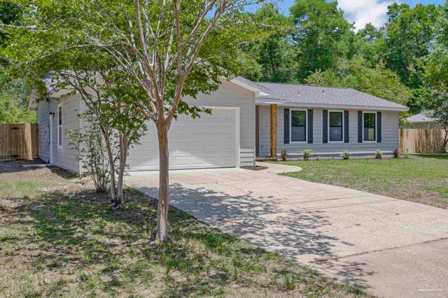 5141 Westport Dr, Milton, FL 32571