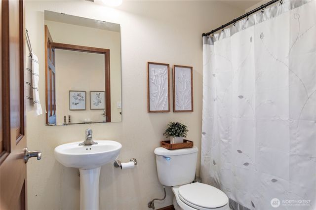 621 E Morris Creek Drive, Belfair, WA 98528