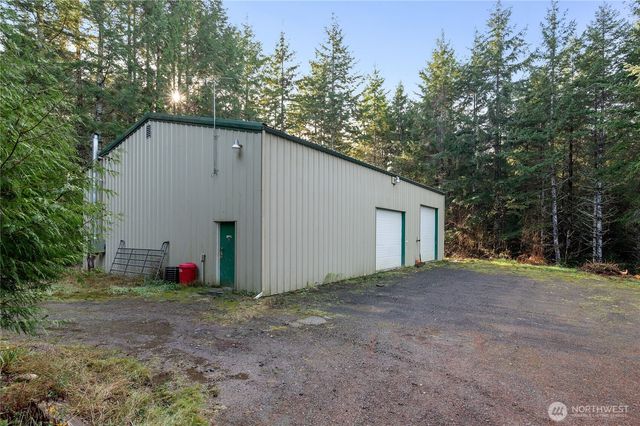 621 E Morris Creek Drive, Belfair, WA 98528