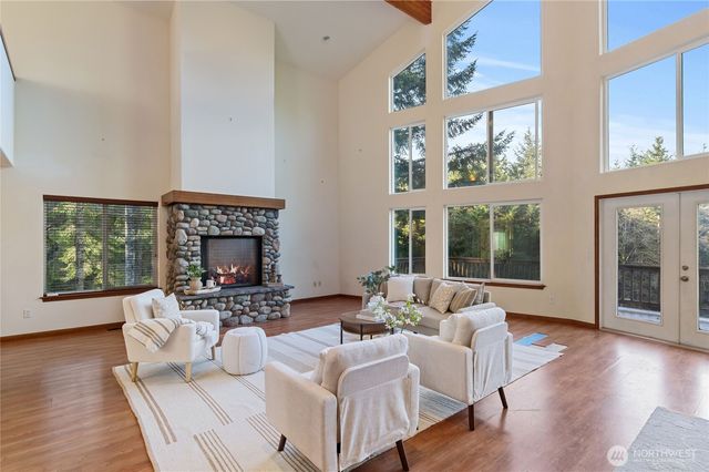 621 E Morris Creek Drive, Belfair, WA 98528