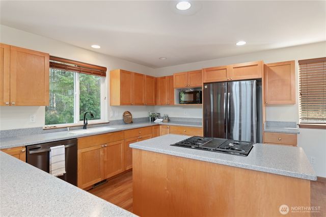 621 E Morris Creek Drive, Belfair, WA 98528