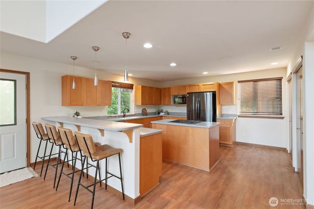 621 E Morris Creek Drive, Belfair, WA 98528