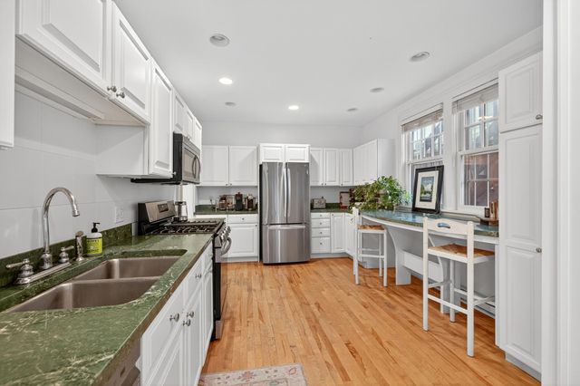 3035 Irving Avenue S, Minneapolis, MN 55408