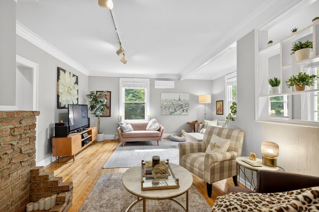 3035 Irving Avenue S, Minneapolis, MN 55408