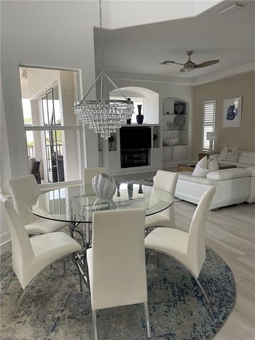 225 Egret AVE, Naples, FL 34108