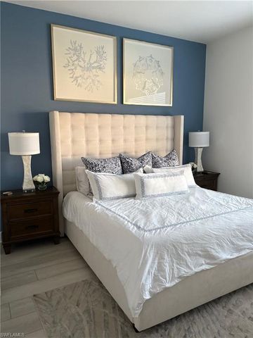 225 Egret AVE, Naples, FL 34108