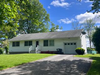 32 Old Sparrowbush Road, Colonie, NY 12110