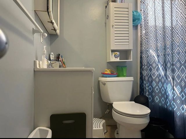 136 Tecumseh St 2, Fall River, MA 02721