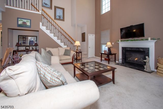 6 Eileen Dr, Wantage Twp., NJ 07461
