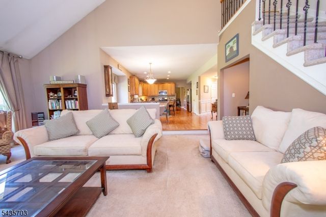 6 Eileen Dr, Wantage Twp., NJ 07461