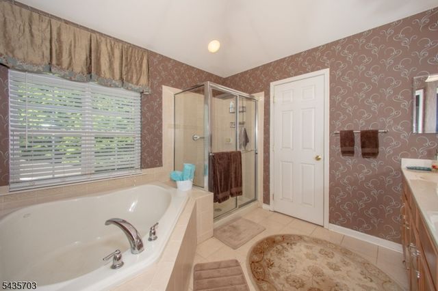 6 Eileen Dr, Wantage Twp., NJ 07461