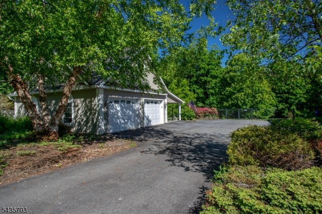 6 Eileen Dr, Wantage Twp., NJ 07461
