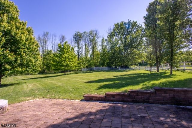 6 Eileen Dr, Wantage Twp., NJ 07461