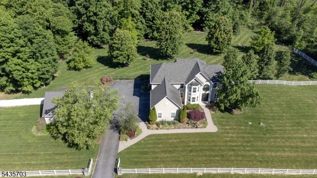 6 Eileen Dr, Wantage Twp., NJ 07461