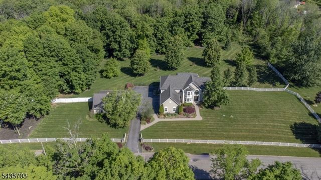 6 Eileen Dr, Wantage Twp., NJ 07461