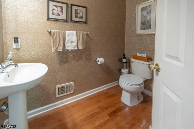 6 Eileen Dr, Wantage Twp., NJ 07461