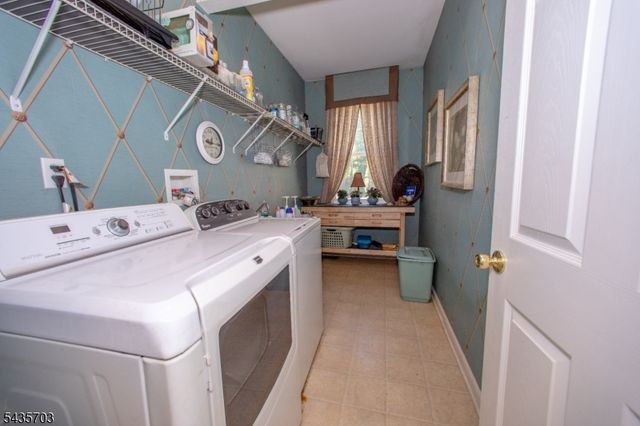 6 Eileen Dr, Wantage Twp., NJ 07461