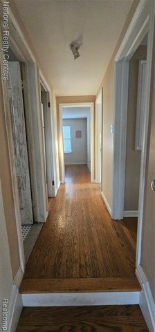 180 Lenox Street, Detroit, MI 48215