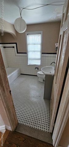 180 Lenox Street, Detroit, MI 48215