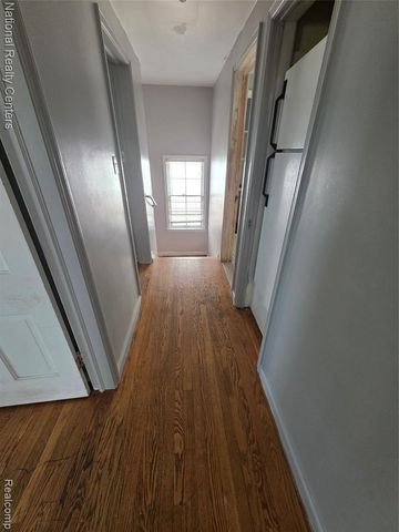 180 Lenox Street, Detroit, MI 48215