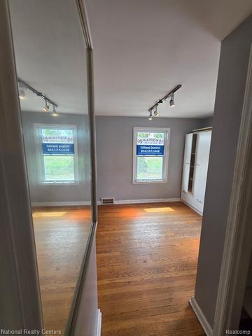 180 Lenox Street, Detroit, MI 48215