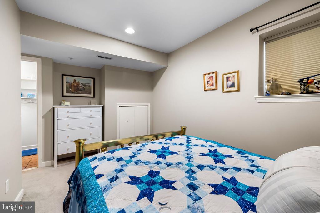 Image 20 of property listing at 2338 CAMBRIDGE WALK, Baltimore, MD 21224